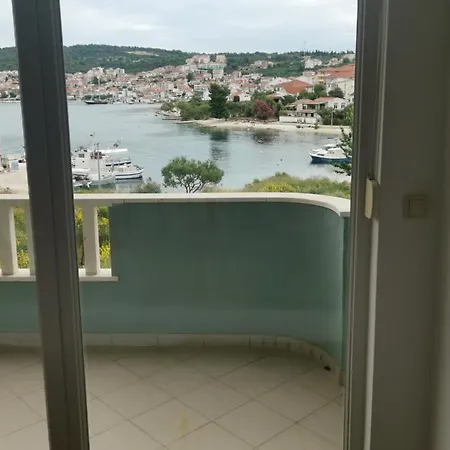 Croatika On The Τρογκίρ