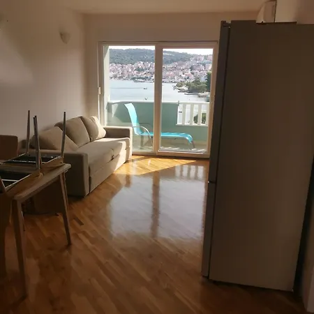 Croatika On The * Τρογκίρ