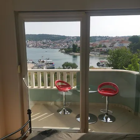 Croatika On The Τρογκίρ